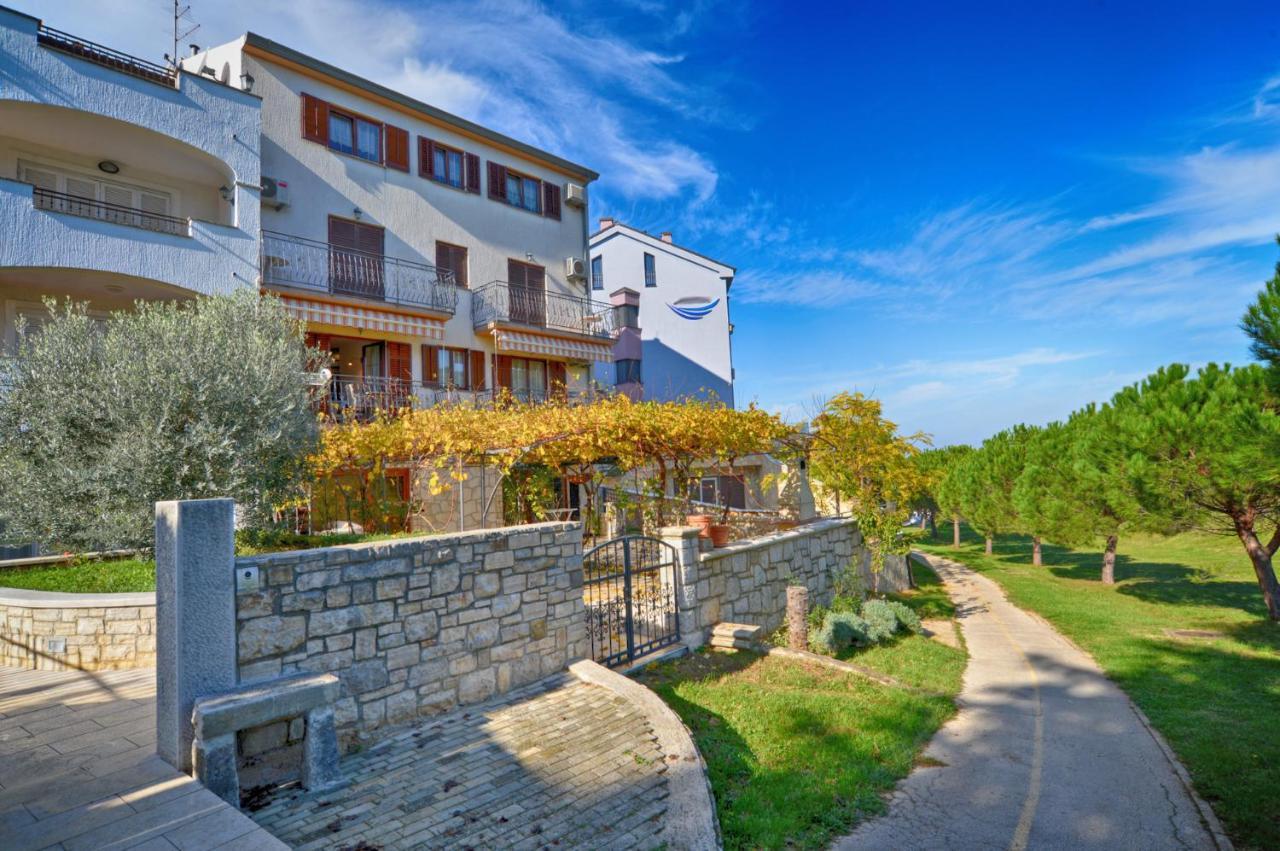 Apartments Elvis 1299 Врсар Экстерьер фото