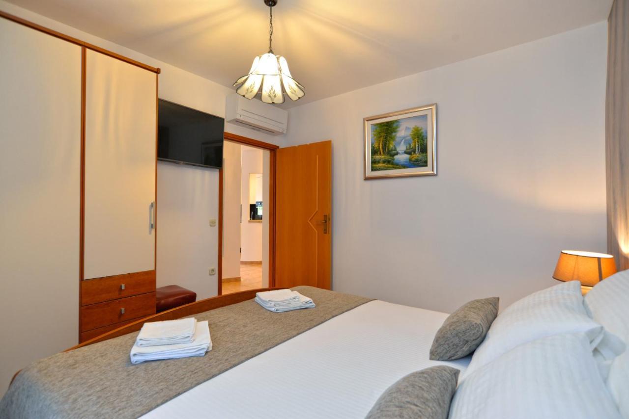 Apartments Elvis 1299 Врсар Экстерьер фото