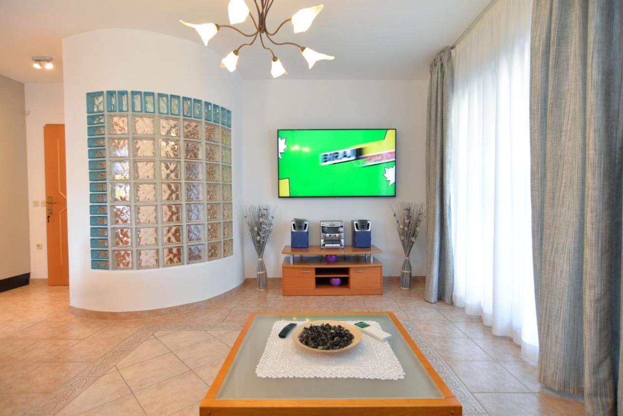 Apartments Elvis 1299 Врсар Экстерьер фото